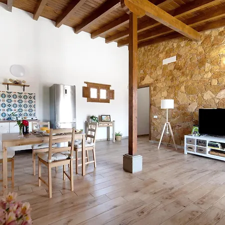 Country house El Algarrobero Santa Lucia De Tirajana